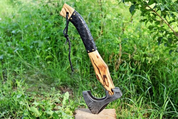 HANDMADE VIKING AXE