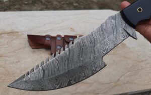 HANDMADE DAMASCUS TRACKER KNIFE