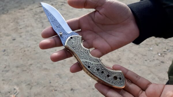 HANDMADE ENGRAVING POCKET KNIFES - Image 3