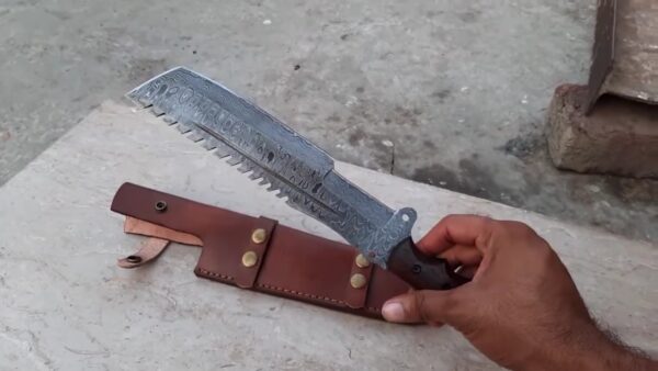 HANDMADE DAMASCUS TRACKER KNIFE - Image 5