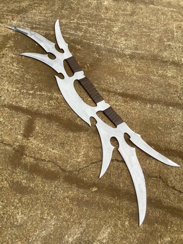 Star Trek Replica Klingon Bat’leth Sword - Image 2