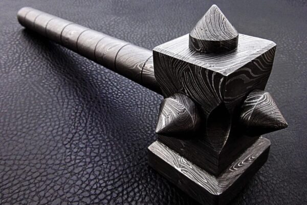 The Crusher Handmade Damascus Steel Hammer - Image 2