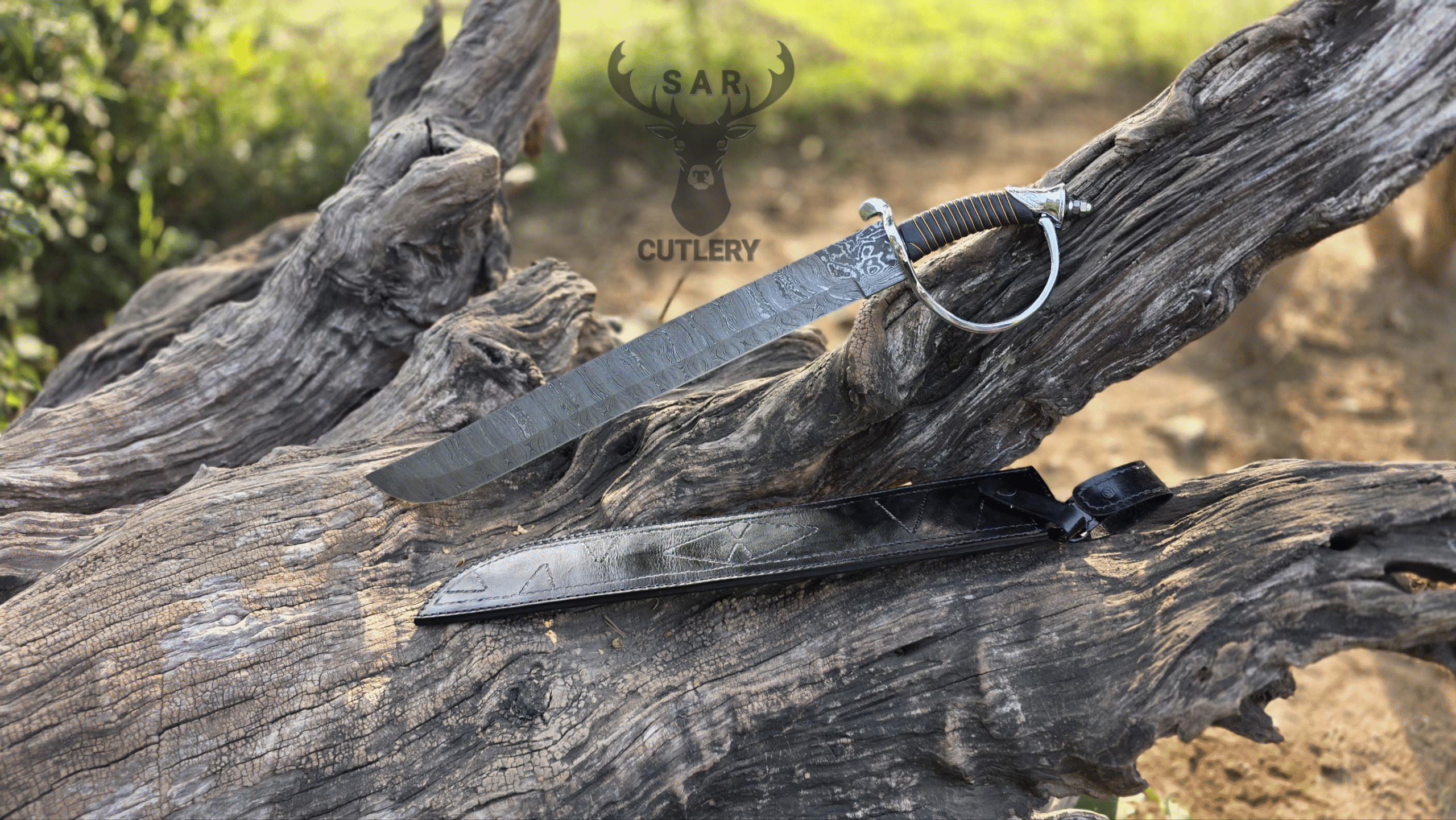 Hand-Forged Damascus Steel Short Sword with Leather Sheath - Image 2