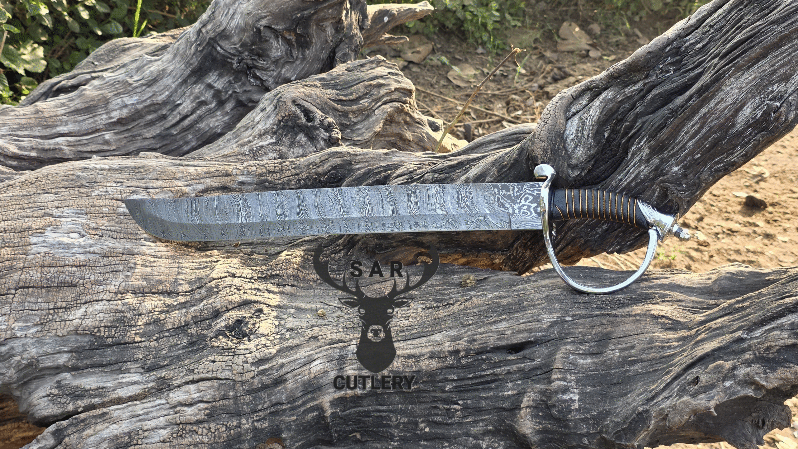 Hand-Forged Damascus Steel Short Sword with Leather Sheath - Image 3
