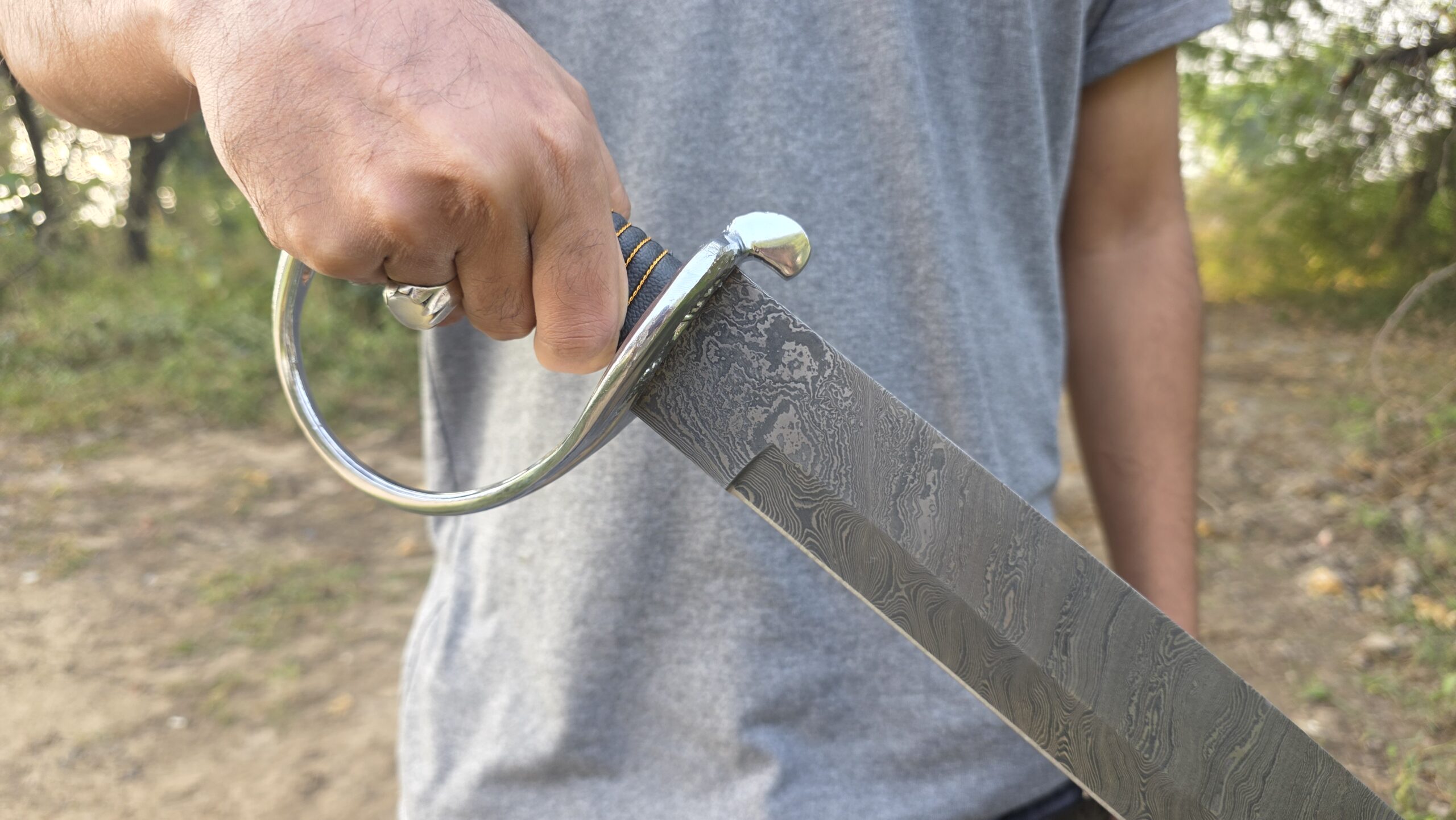 Hand-Forged Damascus Steel Short Sword with Leather Sheath - Image 11