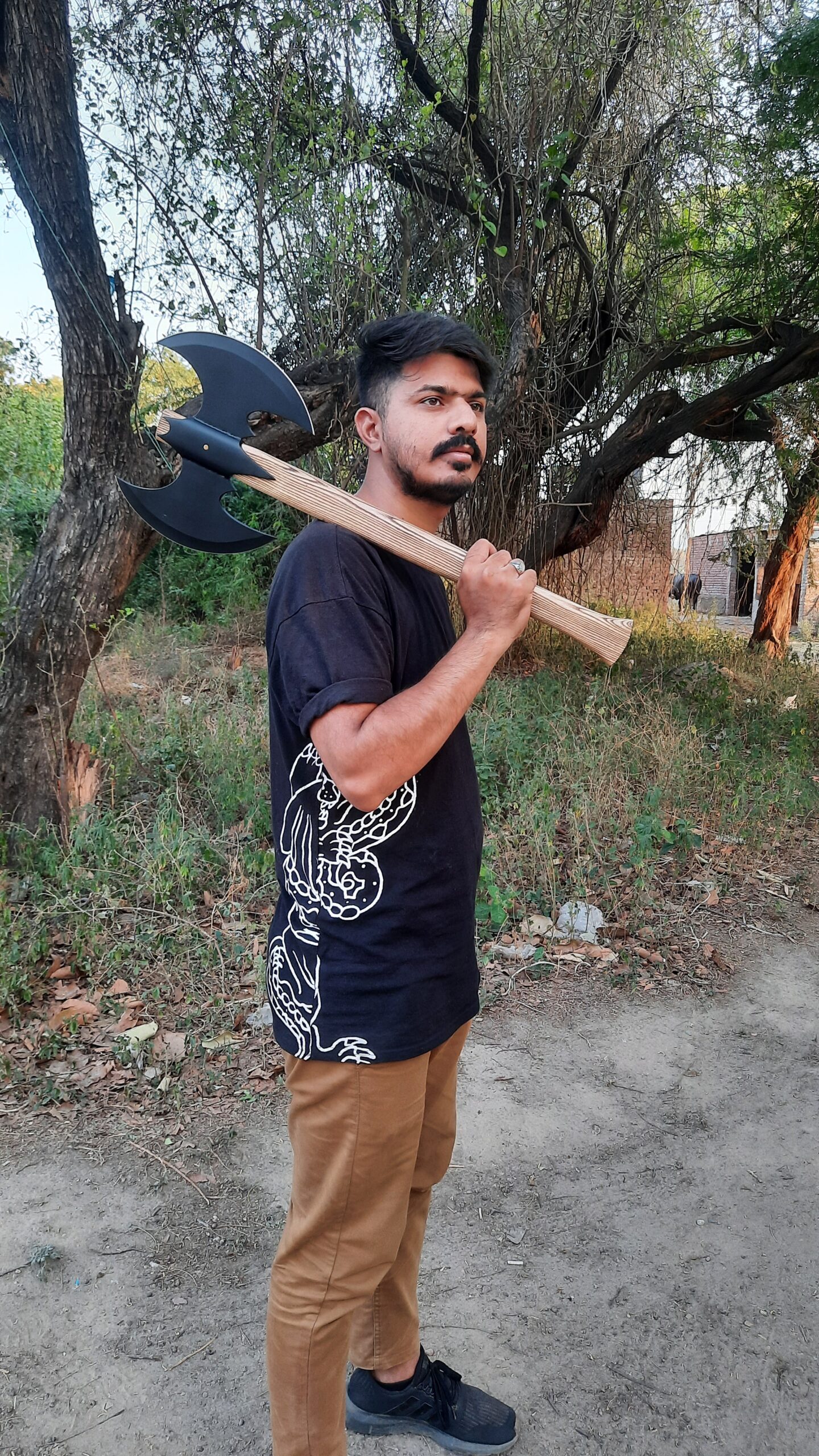 Hand Forged Carbon Steel Batman Axe With Leather Sheath - Image 8