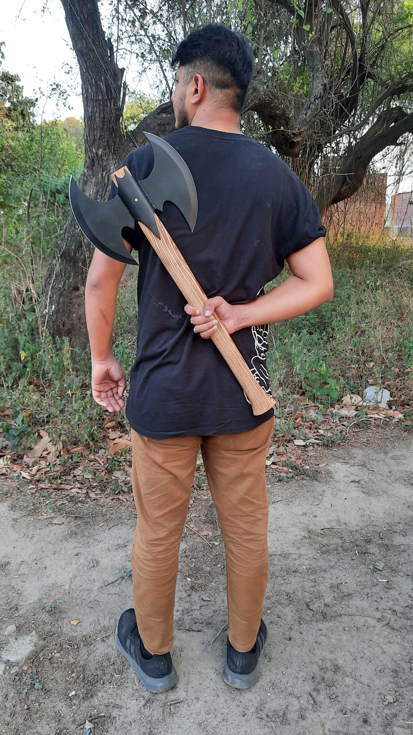 Hand Forged Carbon Steel Batman Axe With Leather Sheath - Image 3