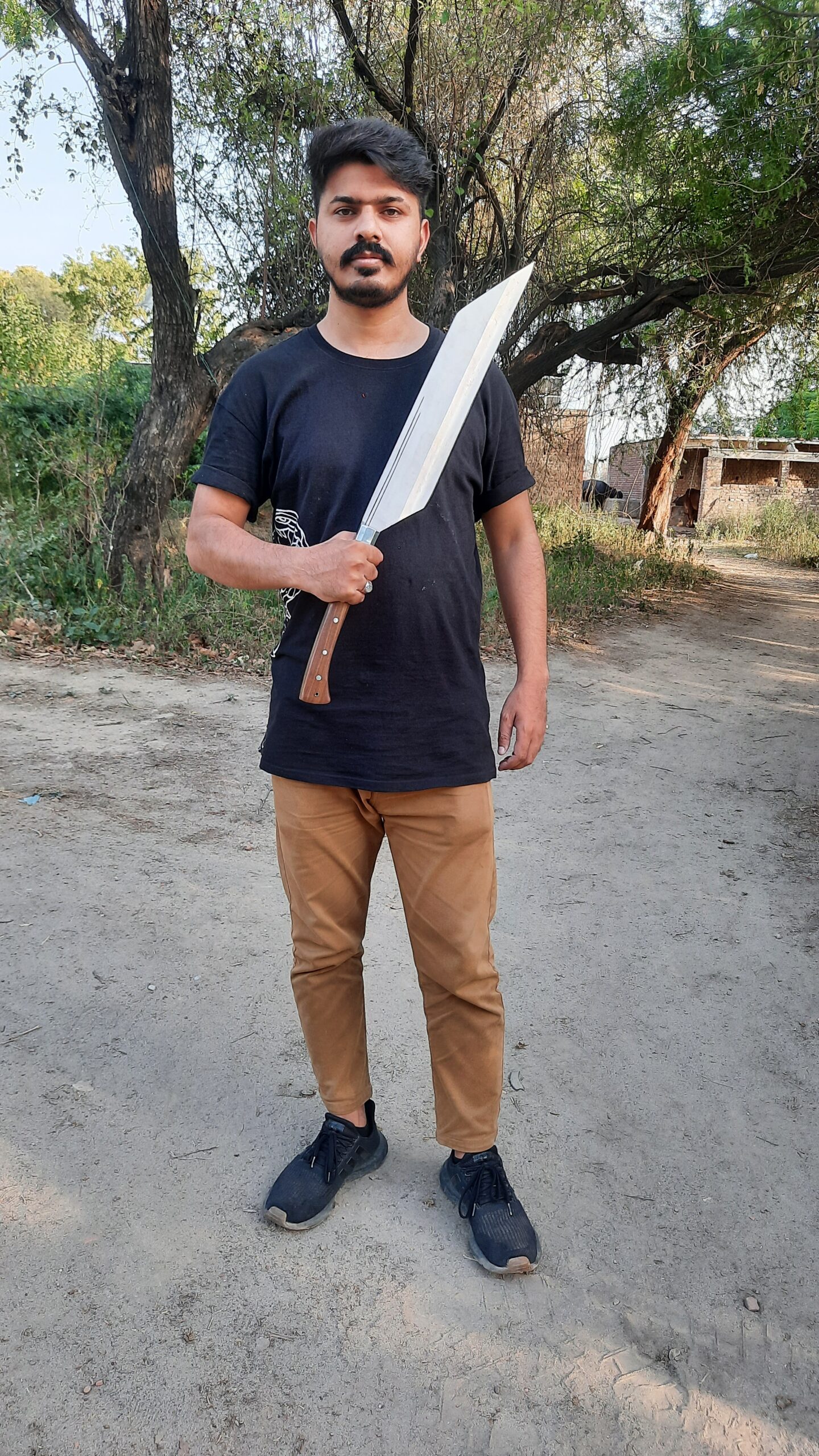 30" Hand-Forged Fierce Machete Sword with Leather Sheath - Image 3